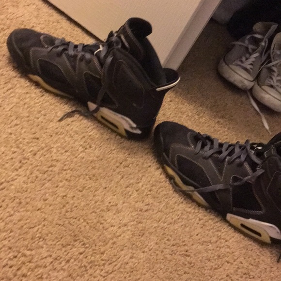 Jordan 6s - Picture 3 of 3